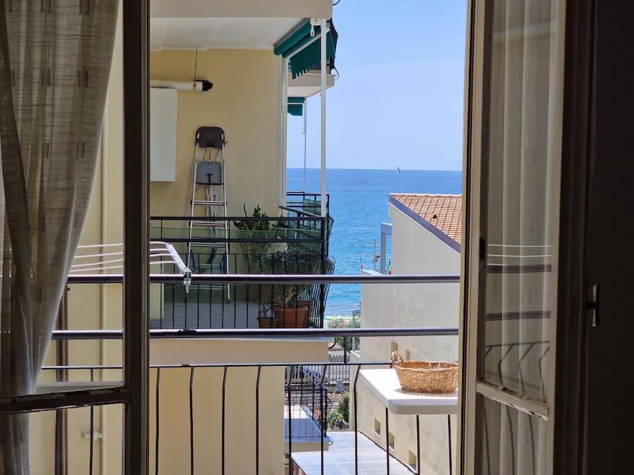[50 metri dal mare] - Free parking e A/C Apartment Pietra Ligure Bagian luar foto