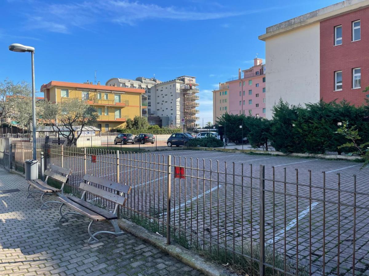 [50 metri dal mare] - Free parking e A/C Apartment Pietra Ligure Ruang foto