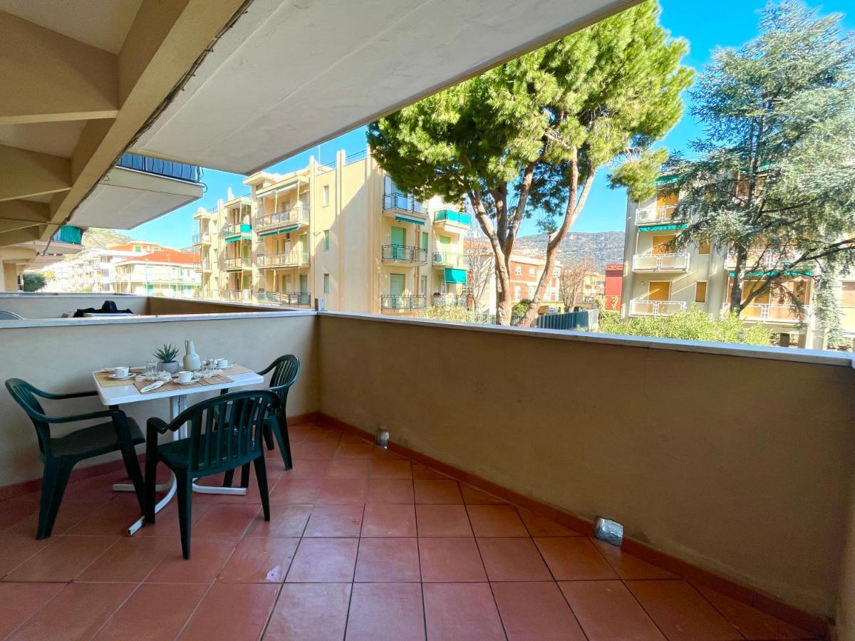 [50 metri dal mare] - Free parking e A/C Apartment Pietra Ligure Bagian luar foto