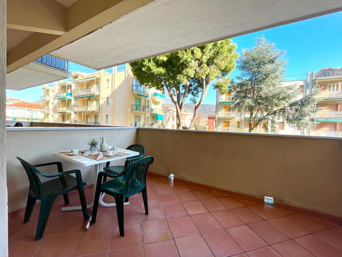 [50 metri dal mare] - Free parking e A/C Apartment Pietra Ligure Bagian luar foto