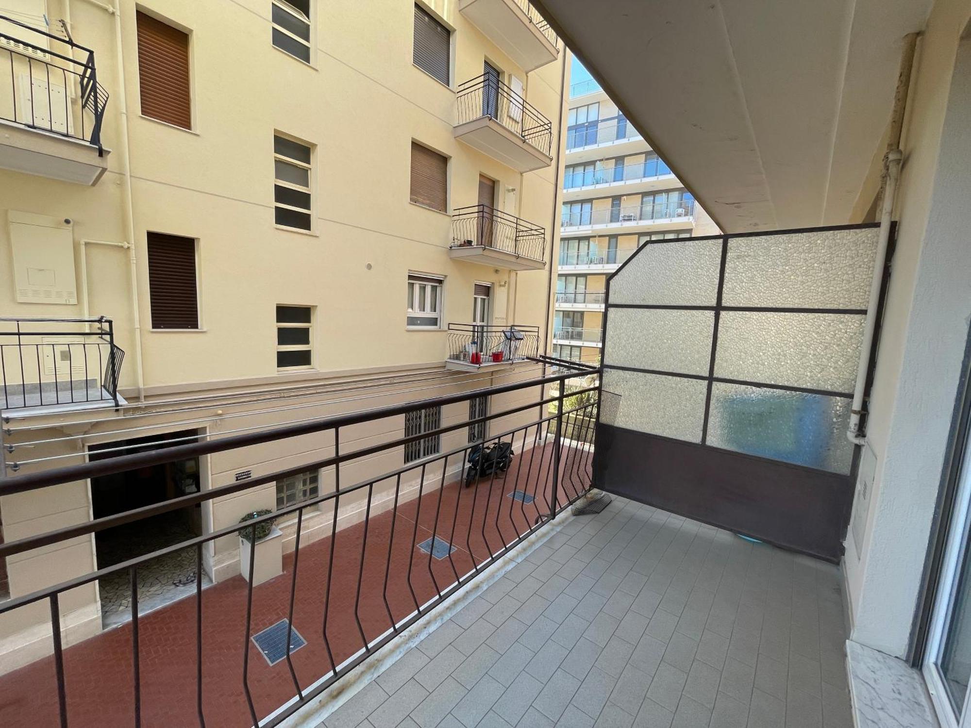 [50 metri dal mare] - Free parking e A/C Apartment Pietra Ligure Ruang foto