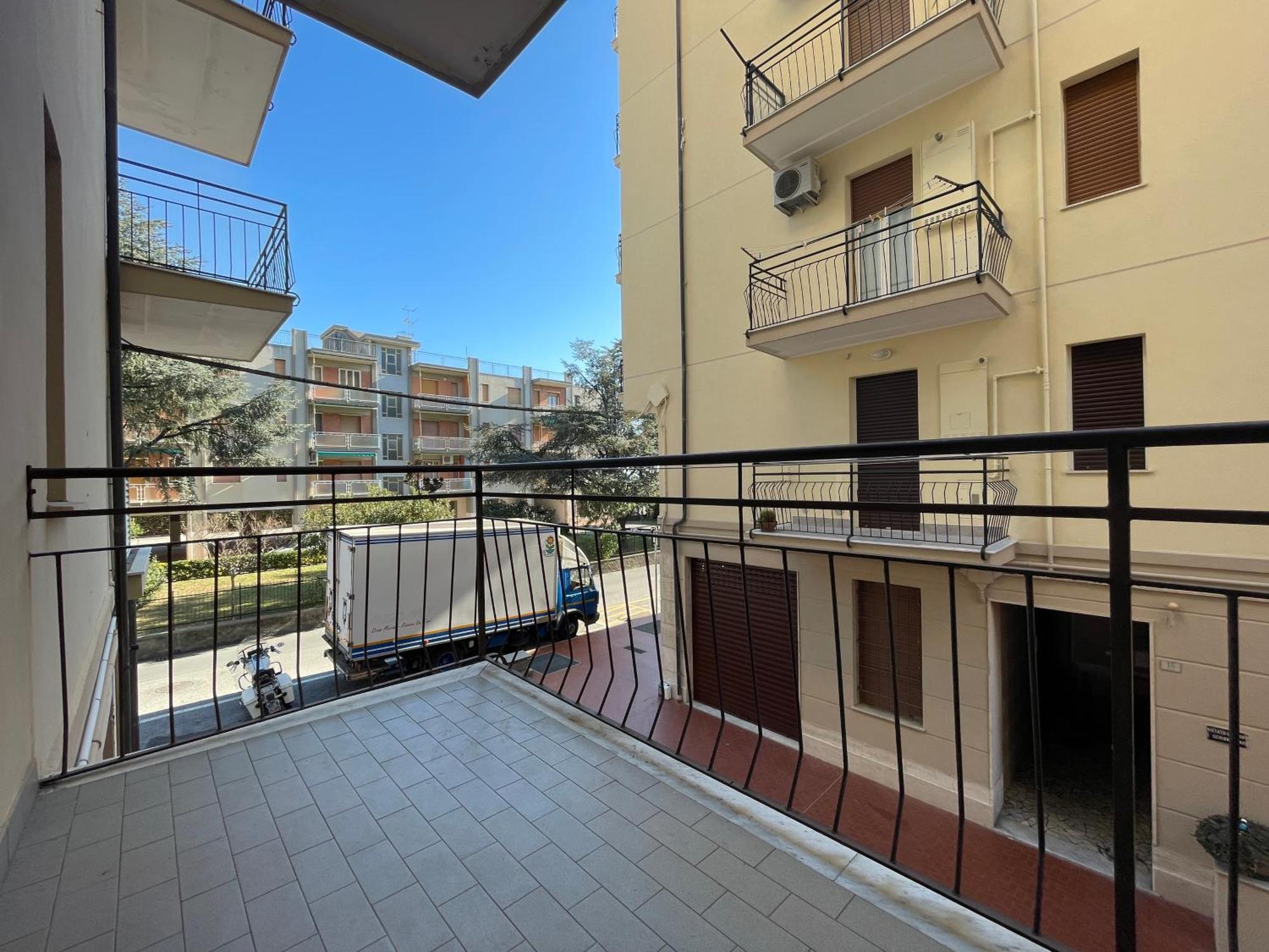 [50 metri dal mare] - Free parking e A/C Apartment Pietra Ligure Bagian luar foto