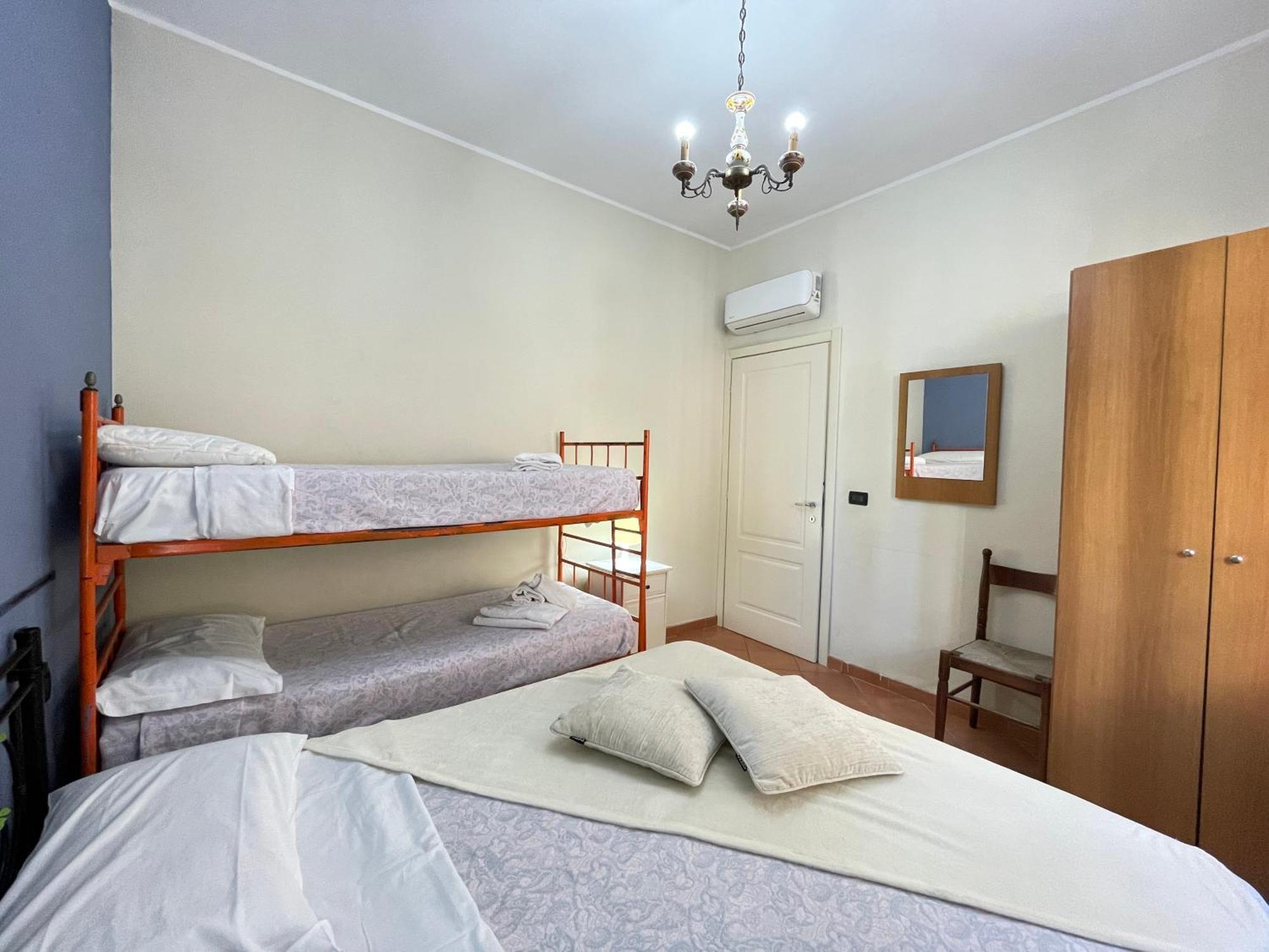 [50 metri dal mare] - Free parking e A/C Apartment Pietra Ligure Bagian luar foto