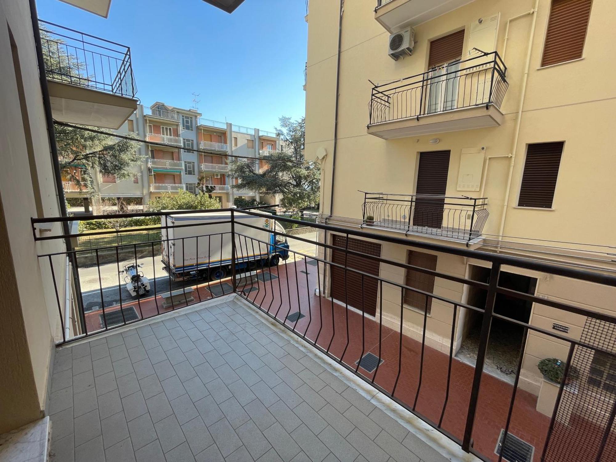 [50 metri dal mare] - Free parking e A/C Apartment Pietra Ligure Ruang foto