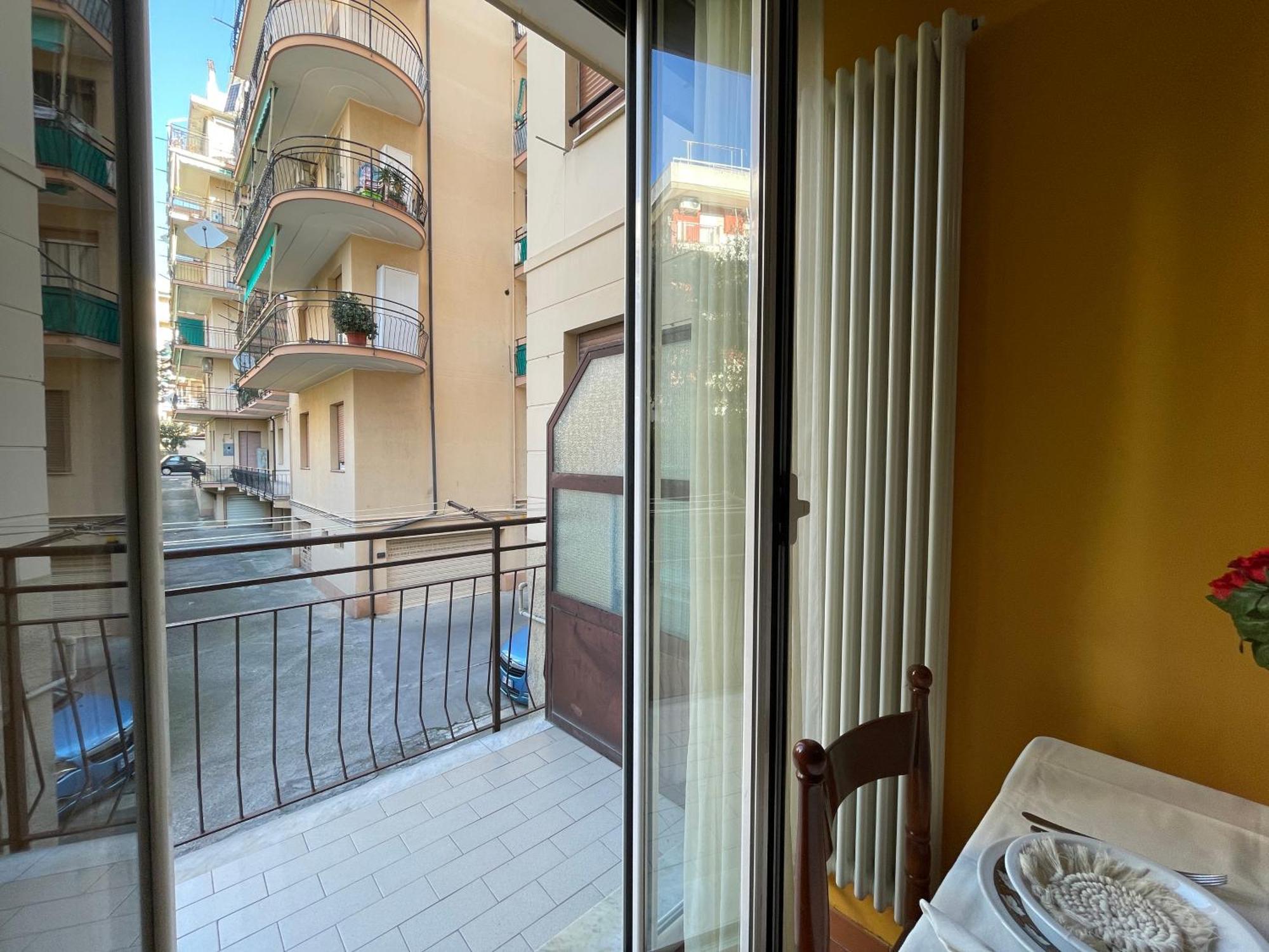 [50 metri dal mare] - Free parking e A/C Apartment Pietra Ligure Bagian luar foto