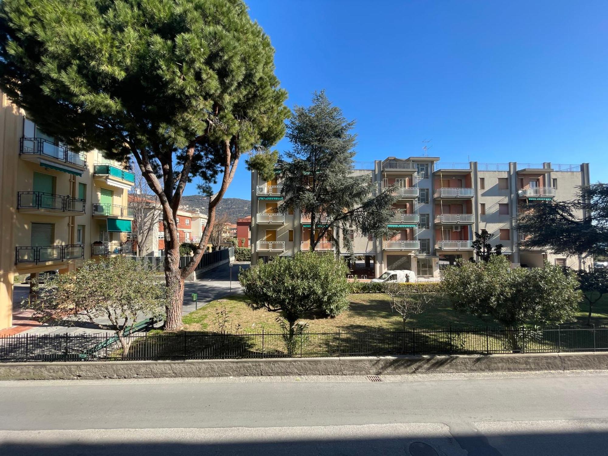 [50 metri dal mare] - Free parking e A/C Apartment Pietra Ligure Ruang foto