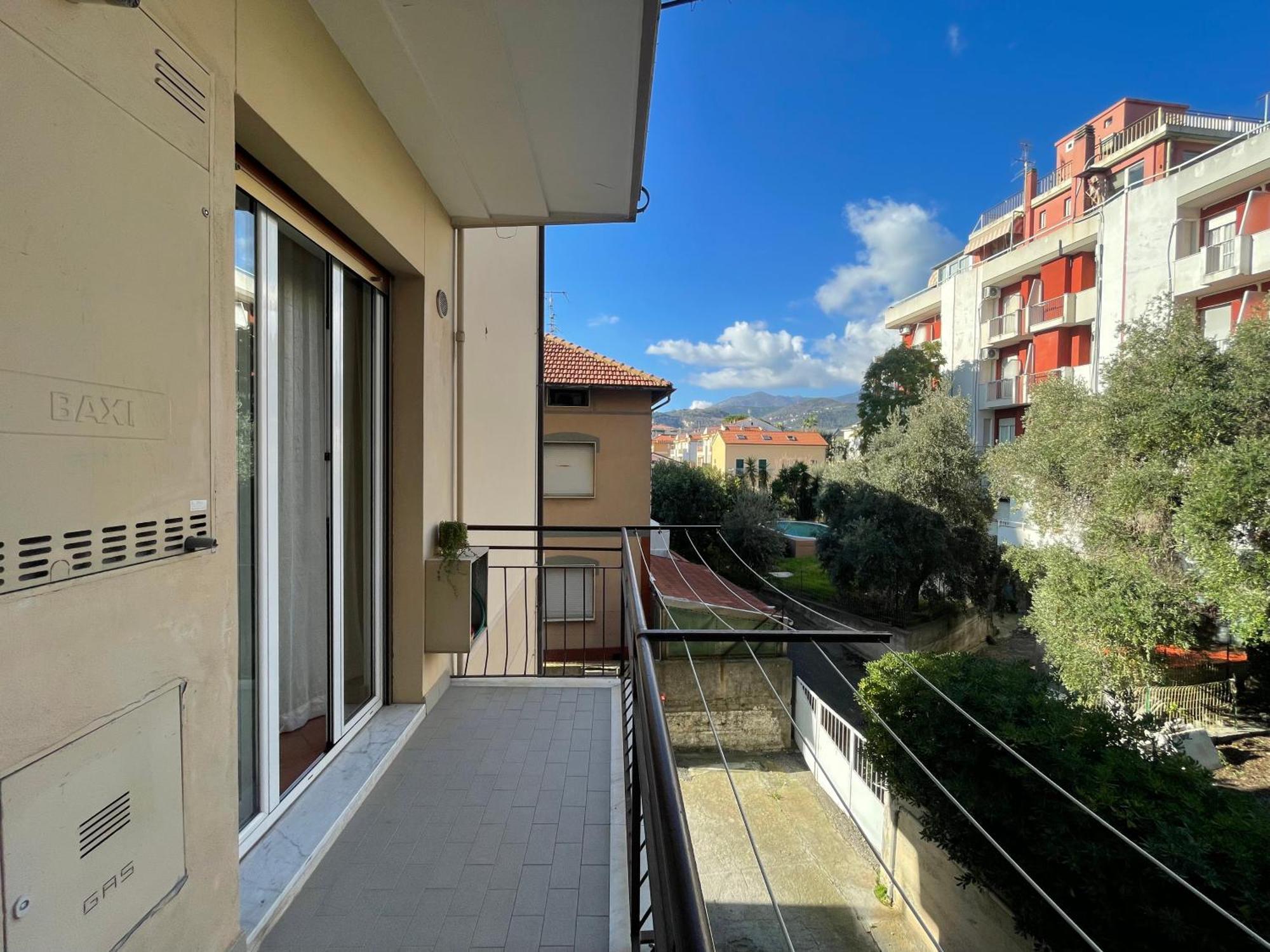 [50 metri dal mare] - Free parking e A/C Apartment Pietra Ligure Ruang foto