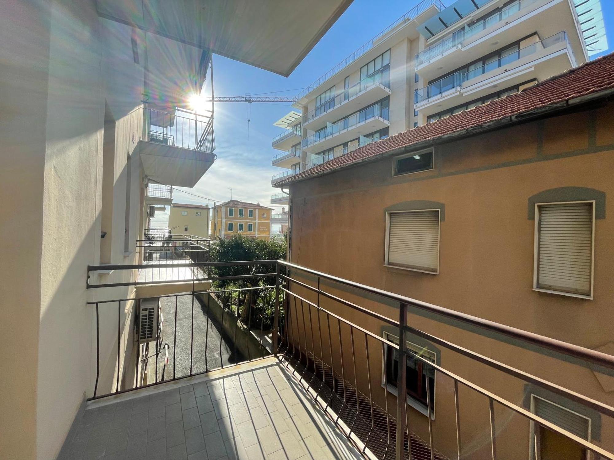 [50 metri dal mare] - Free parking e A/C Apartment Pietra Ligure Ruang foto